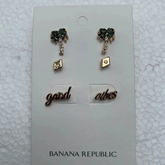 NEW Banana Republic 3pr Stud Dangling Gold Tone Earrings - Picture 1 of 3